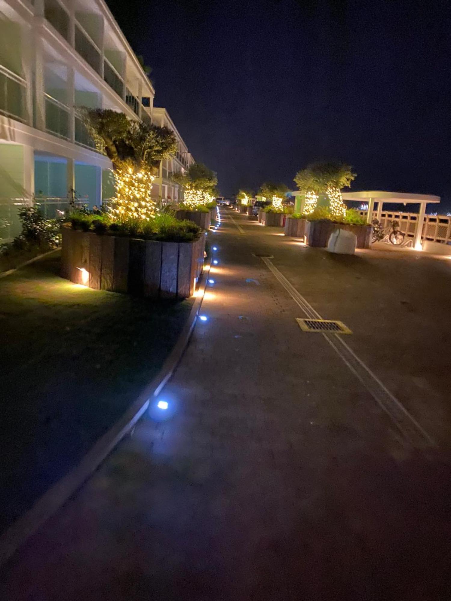 Marina Club Luxury Private Studio With Pool And Incredible Views غيبرالتار المظهر الخارجي الصورة
